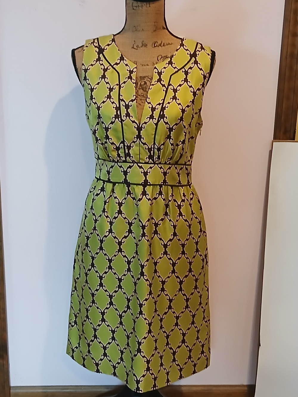 Kate Spade Sleeveless Lime Green Patterned Sheath Dress 100% Silk Size 6